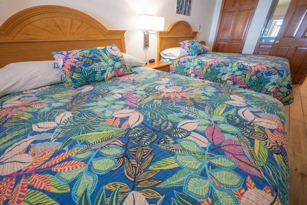 מירטל ביץ' New Remodeled Direct Oceanfront Views Beach Cove מראה חיצוני תמונה