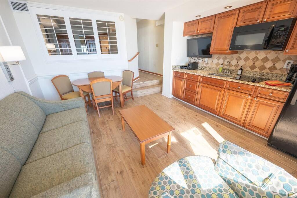 מירטל ביץ' New Remodeled Direct Oceanfront Views Beach Cove מראה חיצוני תמונה